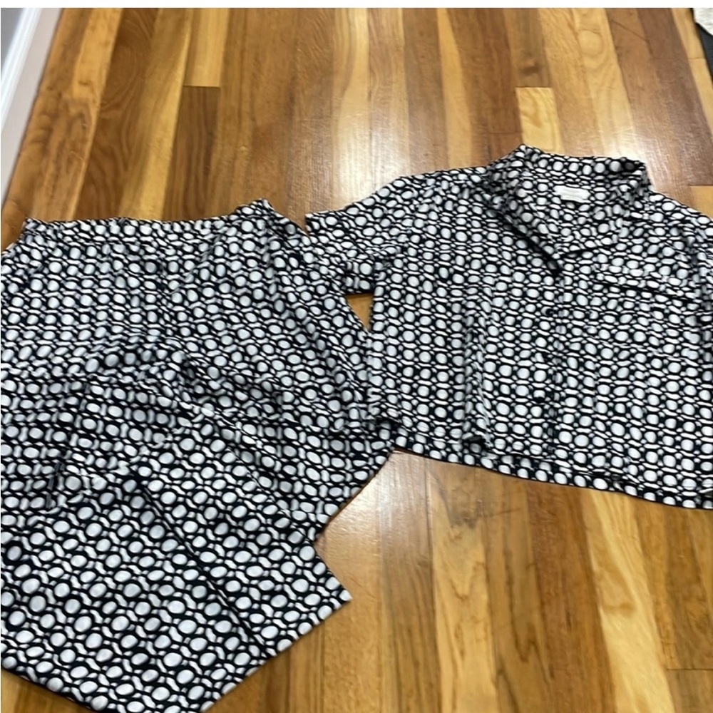 $60 Kate Spade Black and White Geometric Pajama Set xs bundle and save!